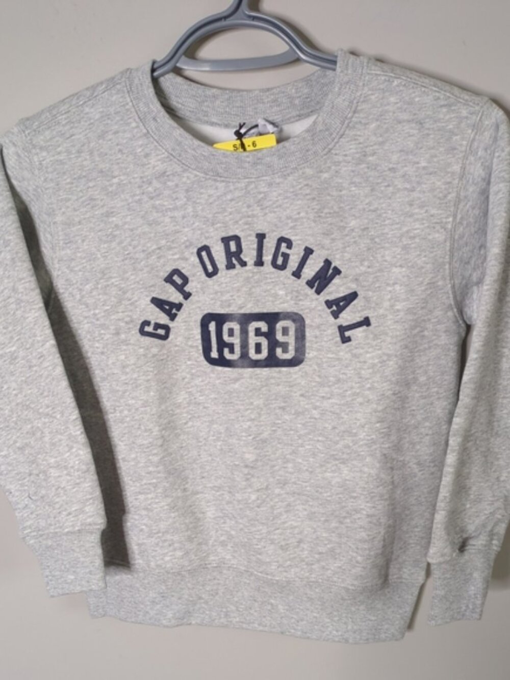 NWT Gap Kids Boys Crew Sweatshirt Grey Size Small (6)